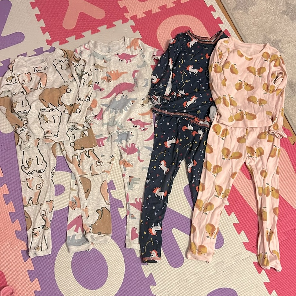 Set of long sleeve pajamas